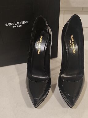 Saint Laurent Janis Pump 37